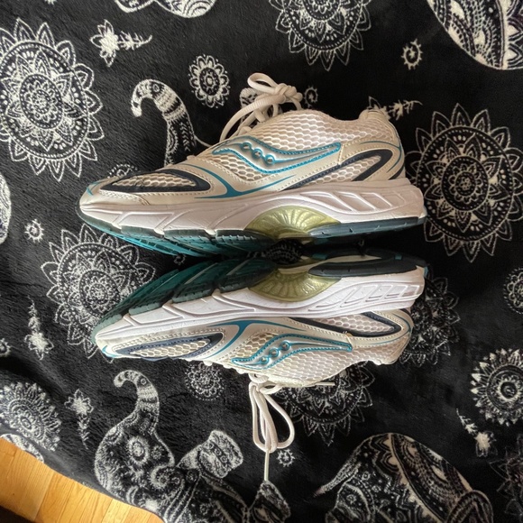 Saucony Ladies Running Shoes Size 8 Grid Style - Picture 6 of 10